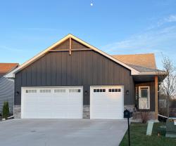 8949 Parkview Circle Chisago City, MN 55013