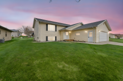 360 River Bluff Drive Windom, MN 56101
