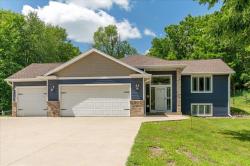 3149 Valleywood Drive SW Rochester, MN 55902