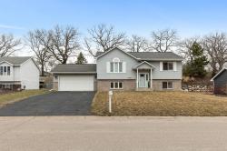 2293 Valley View Avenue E Maplewood, MN 55119