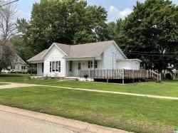 404 E Maple Holstein, IA 51025