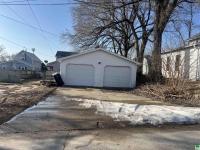 526 W Cherry St Cherokee, IA 51012