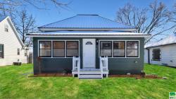 96 Iowa St Akron, IA 51001