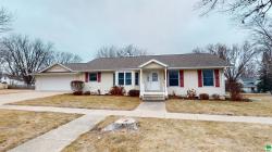 312 E Maple Holstein, IA 51025