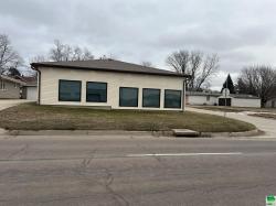 528 S Main St Holstein, IA 51025