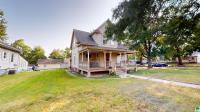 739 W Cherry St Cherokee, IA 51012