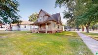739 W Cherry St Cherokee, IA 51012