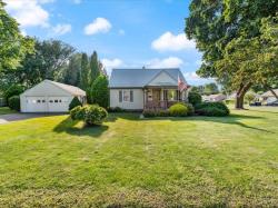 44 Homeland Road Clay, NY 13212