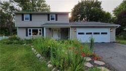 697 Shadowwood Lane Webster, NY 14580