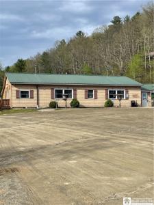 11055 W Perimeter Road South Valley, NY 14738