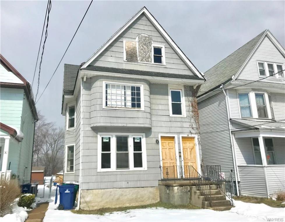 32 Leamington Place, Buffalo, NY 14210