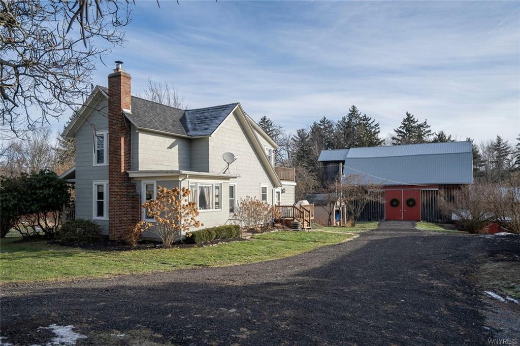 Charming Updated Farmhouse in East Aurora - Open House Dec. 30th
