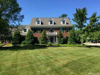 12 Lakeridge South Drive, Orchard Park, NY 14127