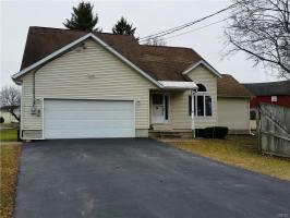 75 Dewey Drive, Fulton, NY 13069
