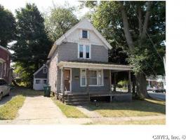 4 Lawrence Street, Oswego City, NY 13126