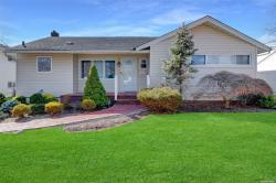 492 Lakeville Lane East Meadow, NY 11554
