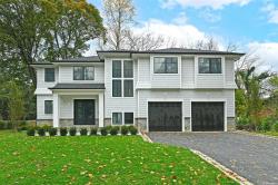 17 The Serpentine Roslyn Heights, NY 11577