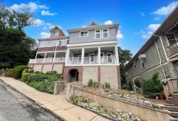 28 Pearl Street Staten Island, NY 10304