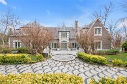 7 Rodney Lane Great Neck, NY 11024