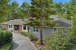 185 Foxhunt Crescent Oyster Bay Cove, NY 11791