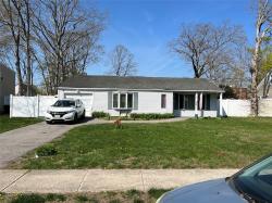 14 Lurcott Lane Central Islip, NY 11722