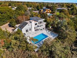 27 Stillwaters Lane Westhampton Beach, NY 11978