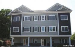 41 Green Street 2D Huntington, NY 11743