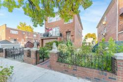 932 Throggmorton Avenue Bronx, NY 10465