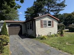 4 Greenwood Boulevard 4 Manorville, NY 11949