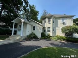 40 Elliott Place Smithtown, NY 11787