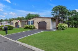 96 Village Circle West Manorville, NY 11949