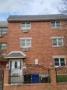 76-25 58Th Road 2 Middle Village, NY 11379