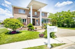 189 Philips Place Oceanside, NY 11572