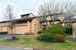 5 Woodcrest Drive 5 Roslyn, NY 11576