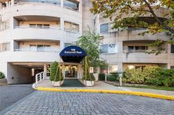 100 Cuttermill Road 4F Great Neck, NY 11021