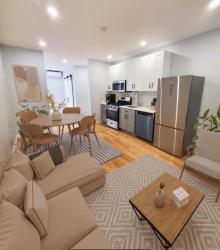 192 Nassau Avenue 2L Brooklyn, NY 11222