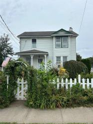 16 Benjamin Street Glen Head, NY 11545