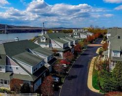 213 River View Drive Poughkeepsie, NY 12601