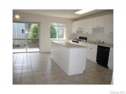 25 College Avenue 408 Clarkstown, NY 10954