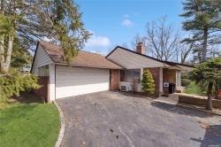 143 Parkway Drive Roslyn Heights, NY 11577