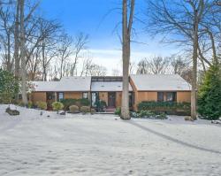 10 Fawn Meadow Path Wading River, NY 11792