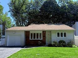 5 Second Rd Great Neck, NY 11021