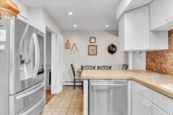 6 Robin Hill Road Great Neck, NY 11024