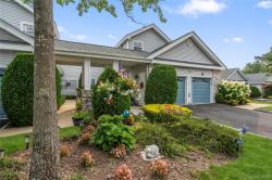 493 Woodscreek Court Moriches, NY 11955