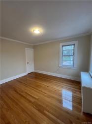 67 Saratoga Avenue 4 Pleasantville, NY 10570
