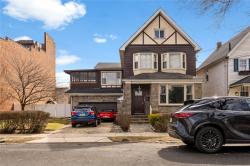 20 8 Staten Island, NY 10306