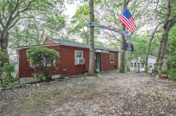 15 Eastway Path Baiting Hollow, NY 11933