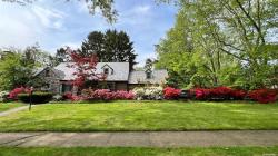 20 Somerset Dr S Great Neck, NY 11020