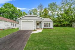 6 Lamont Court Ridge, NY 11961