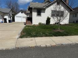 11 Crampton Avenue Great Neck, NY 11023